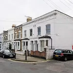 Veeve - Hackney Charms